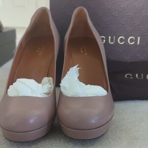 Gucci Brown Heels with Platform and Closed Toe